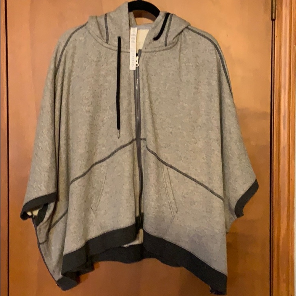 LULULEMON PONCHO